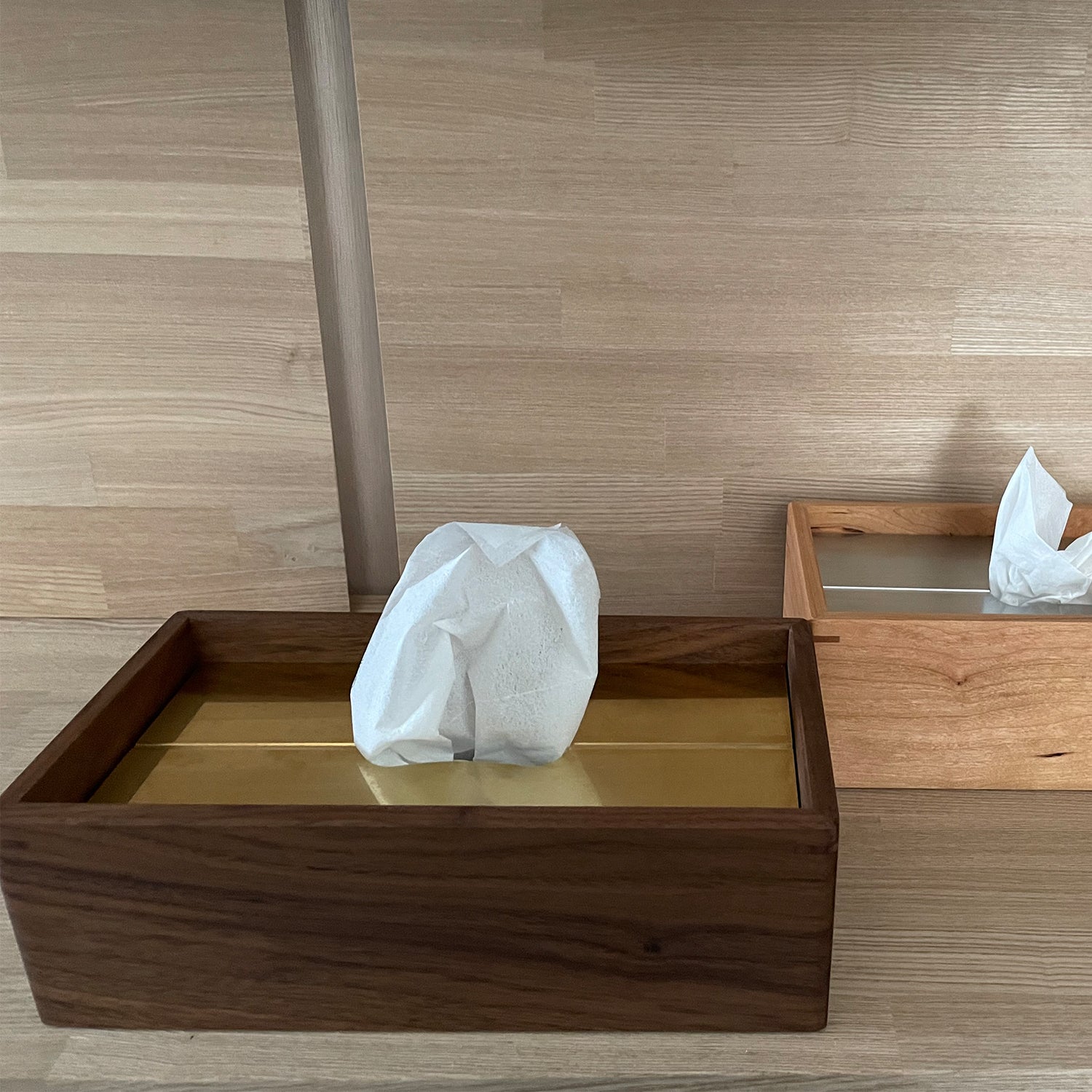 ウォールナット　ティッシュボックス　無垢 ティッシュボックス ：Wood（ウォルナット）× 真鍮（無垢）ヘアライン